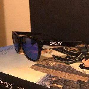 Oakley Frogskins